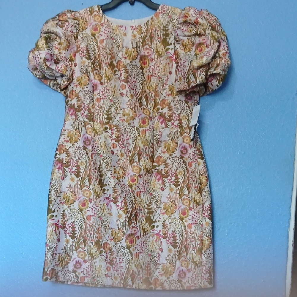 Dress Olive Floral Smocked The Sleves are puffy. - Picture 3 of 15